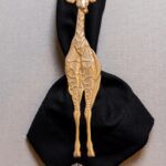 PORTA GUARDANAPO GIRAFA SAFARI DOURADO