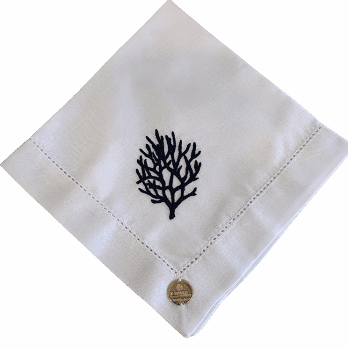 GUARDANAPO BRANCO BORDADO CORAL AZUL - Imagem 1